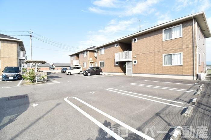 セジュール三条 B棟の駐車場|駐車場