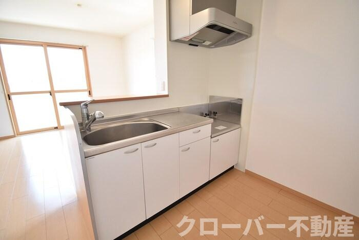 セジュール三条 B棟のキッチン|カウンターキッチン