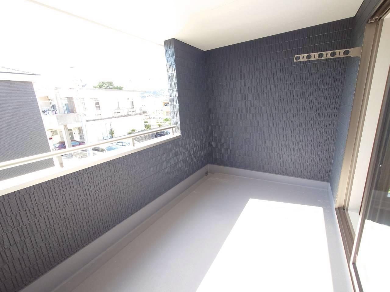 ■■うるま市石川第5－1号棟（全5棟）のバルコニー|外からの目が気にならないバルコニーで洗濯物が干せます