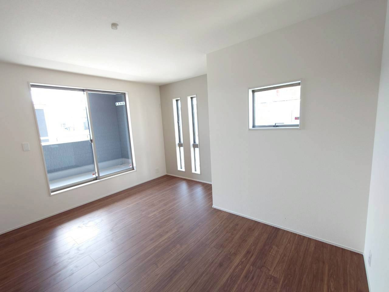 ■■うるま市石川第5－1号棟（全5棟）の居間・リビング|ゆったりとしたリビングです