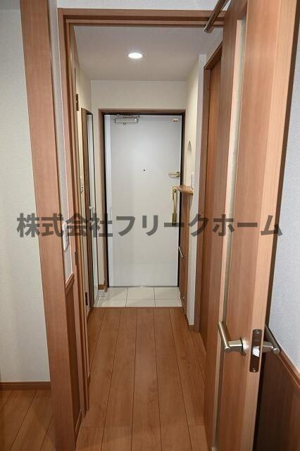 三鷹市井の頭２丁目の賃貸マンションの玄関