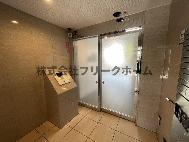 三鷹市井の頭２丁目の賃貸マンションのロビー