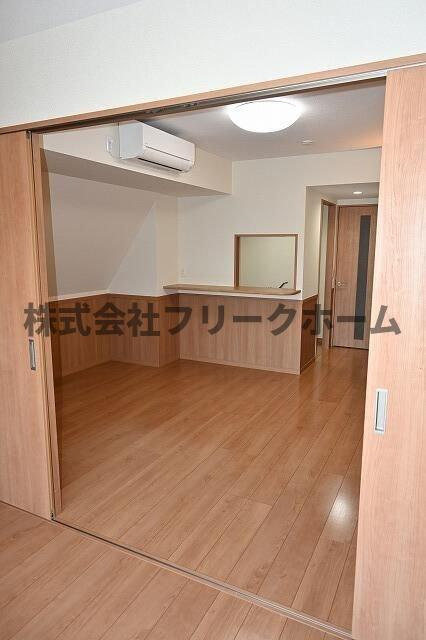 三鷹市井の頭２丁目の賃貸マンションの居間・リビング