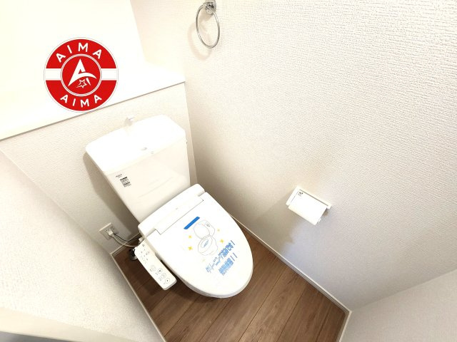 太宰府市朱雀4丁目第4-2棟（2号棟）　のトイレ|温水洗浄便座を完備しております。2ヶ所にトイレがあるのは朝の慌ただしい時間も安心です。