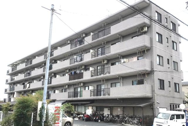 ロイヤル山正の外観