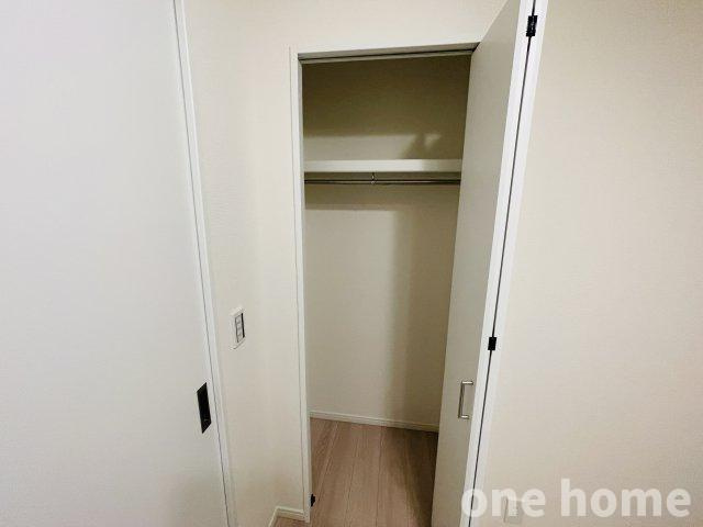 ニュー大阪ハイツの収納|◆約4.4帖洋室 収納です！
◆令和7年10月室内フルリフォーム完了！手直しなしでお住まいいただけます！