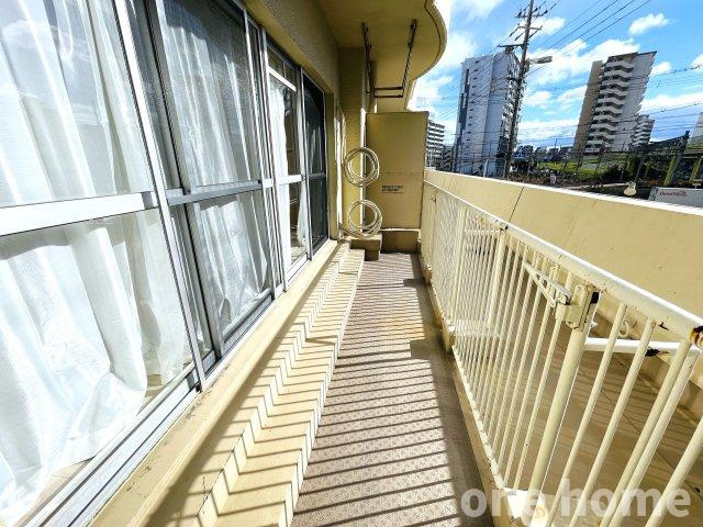 ニュー大阪ハイツのバルコニー|◆バルコニーです！2階部分ですが南側につき明るいバルコニーです！
◆令和7年10月室内フルリフォーム完了！手直しなしでお住まいいただけます！