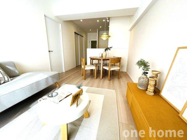 ニュー大阪ハイツの居間・リビング|◆広々LDKは約12.7帖！家具を置いても余裕のある空間です！
◆令和7年10月室内フルリフォーム完了！手直しなしでお住まいいただけます！