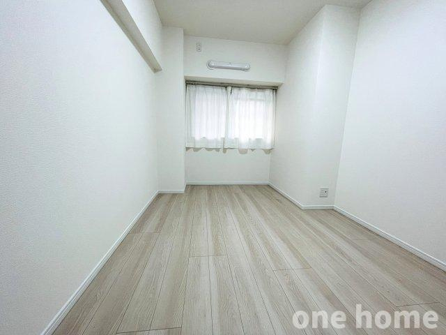 ニュー大阪ハイツの洋室|◆約6.0帖洋室です！白を基調とした内装で、明るく広々とした印象ですね！
◆令和7年10月室内フルリフォーム完了！手直しなしでお住まいいただけます！