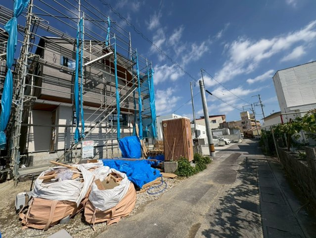 ♪♪豊見城市名嘉地（全3棟）の前面道路含む現地写真