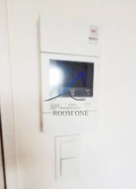 ARTESSIMO TERREの設備|モニター付きインターホンです。