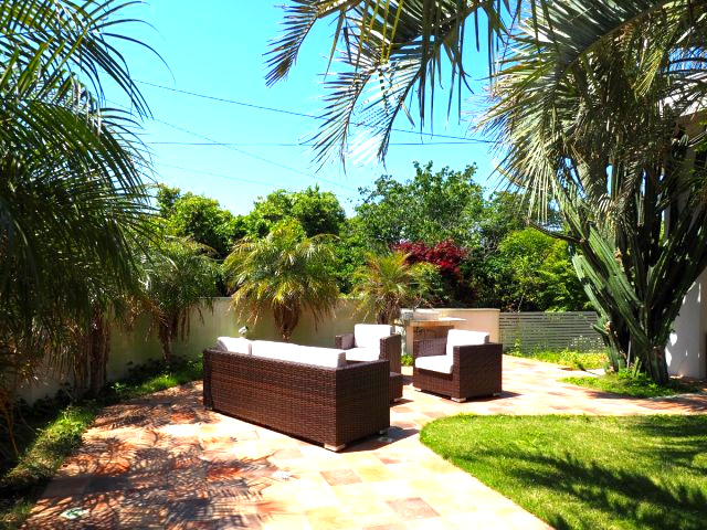 海一望！富士山と相模湾をジャグジーから臨むリゾートハウスの庭|庭