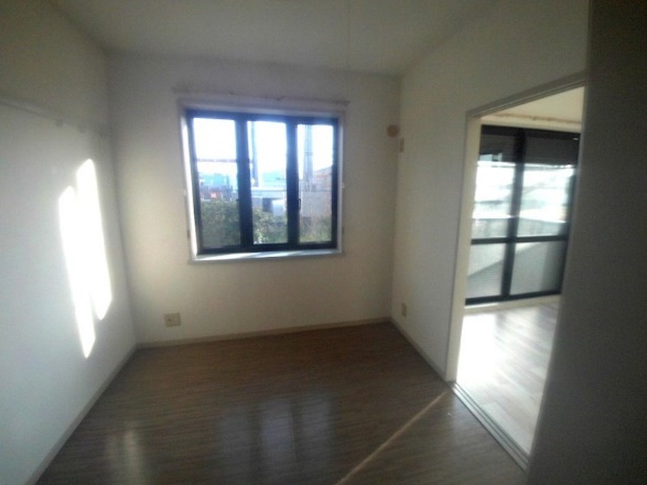 フレグランスウエストの洋室