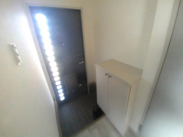 フレグランスウエストの玄関