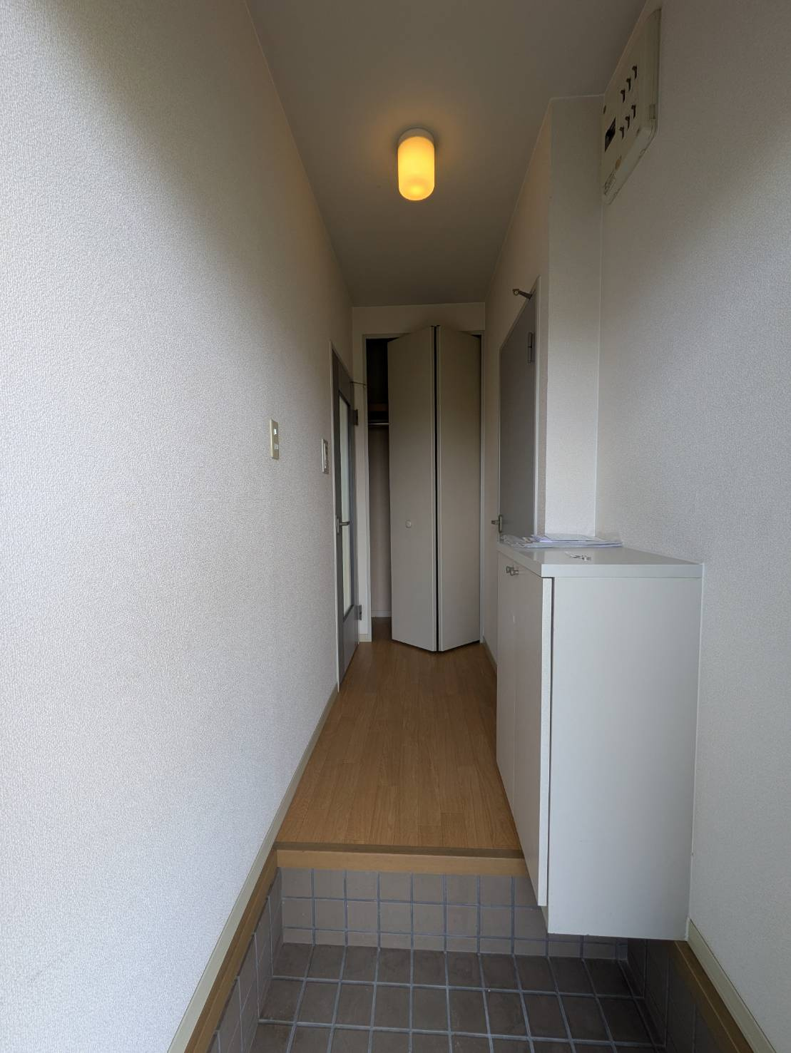 フレグランスウエストの玄関