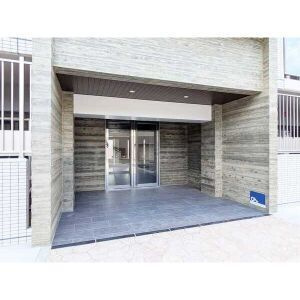 福岡市南区寺塚１丁目の賃貸マンションのエントランス
