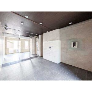 福岡市南区寺塚１丁目の賃貸マンションのロビー