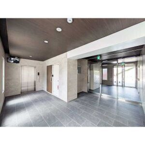 福岡市南区寺塚１丁目の賃貸マンションのロビー