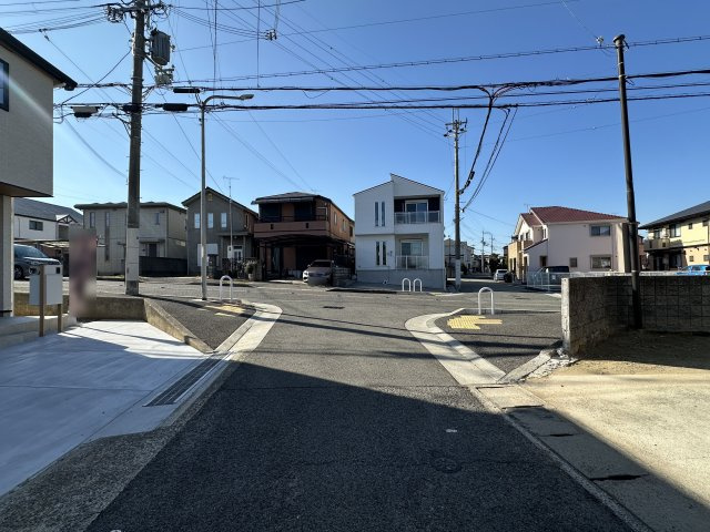 神戸市西区竜が岡2丁目新築戸建２号地の前面道路含む現地写真