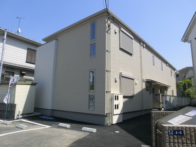 リバーサイドコートの外観|反対側からの外観です。