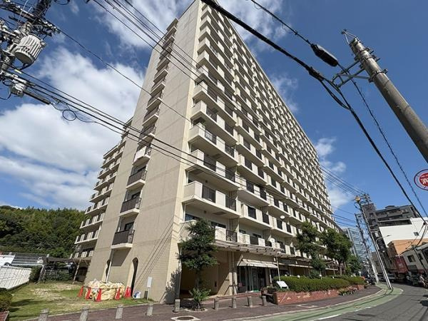 己斐本町CO-OPマンションの外観