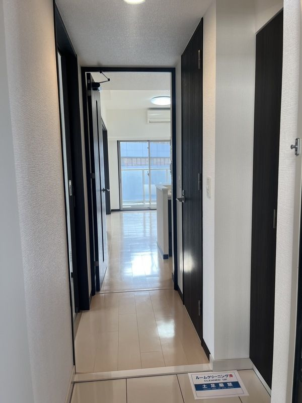 エステムコート阿波座プレミアムの玄関