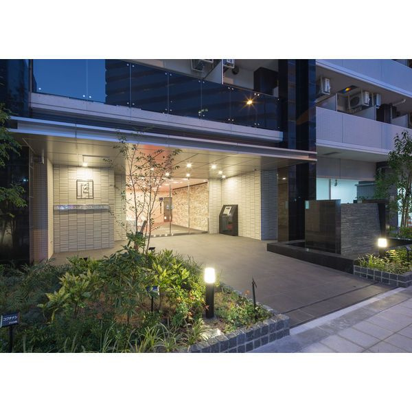 エステムコート阿波座プレミアムのエントランス