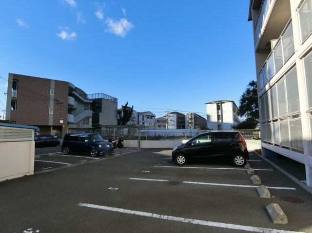 アーク福西の駐車場