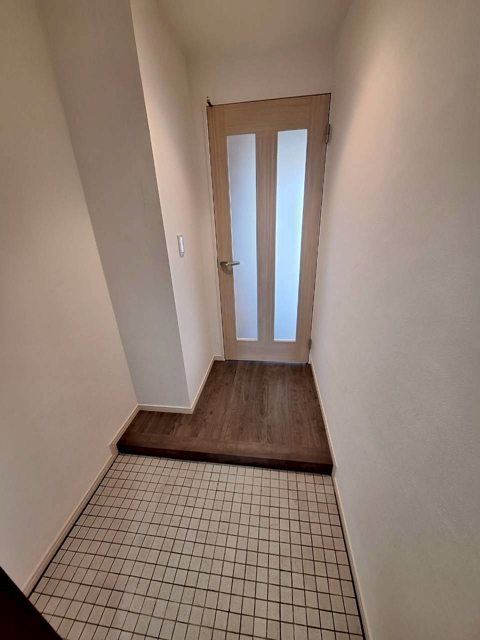 竹の塚マンションの玄関