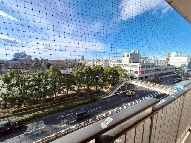 竹の塚マンションのバルコニー