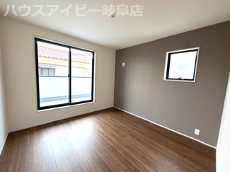 【洋室】 | 岐阜市前一色新築建売限定1邸！ゆとりの広さの5LDK＋WIC！お車並列3台可能！長期優良住宅！ | 岐阜市前一色新築建売限定1邸！ゆとりの広さの5LDK＋WIC！お車並列3台可能！長期優良住宅！