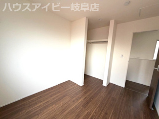 【洋室】 | 岐阜市前一色新築建売限定1邸！ゆとりの広さの5LDK＋WIC！お車並列3台可能！長期優良住宅！ | 岐阜市前一色新築建売限定1邸！ゆとりの広さの5LDK＋WIC！お車並列3台可能！長期優良住宅！