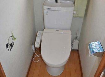 大網白里市南今泉　中古戸建のトイレ|5DK平屋平成元年築＋5DK昭和60年築2階建白里海岸まで徒歩約11分 白里海水浴場徒歩約１分