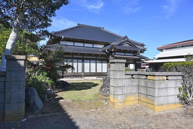 大網白里市南今泉　中古戸建の外観|5DK平屋平成元年築＋5DK昭和60年築2階建白里海岸まで徒歩約11分 白里海水浴場徒歩約１分