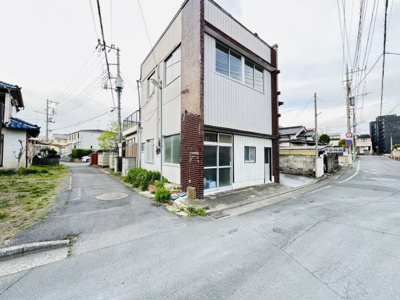 【前面道路含む現地写真】 | 水戸市新荘　店舗付き住宅