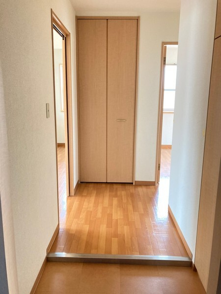エル サンロードの玄関