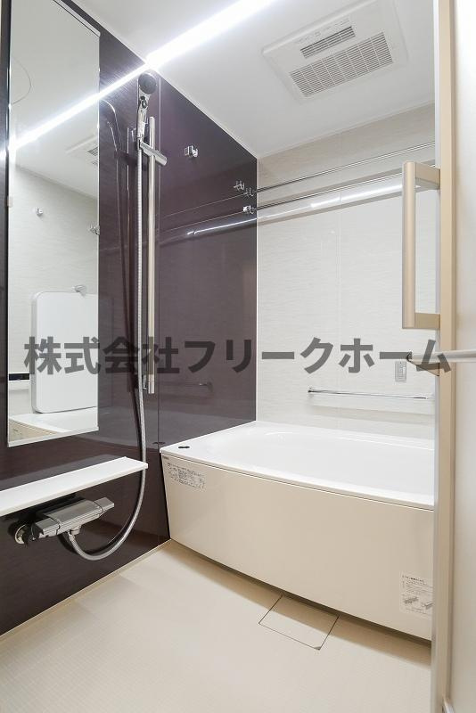 小金井市東町４丁目の賃貸マンションの浴室