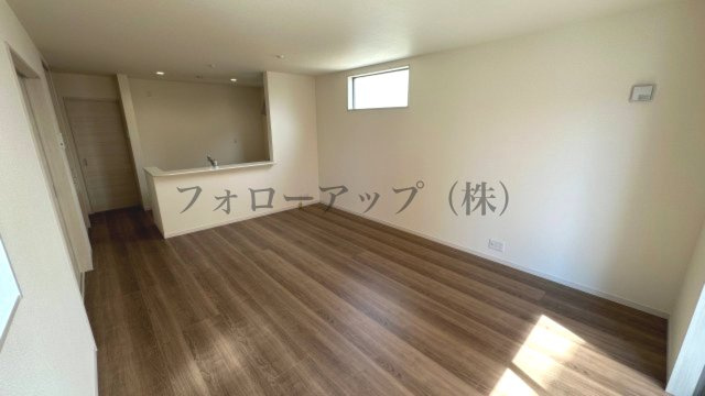泉佐野市鶴原８期2号棟の居間・リビング
