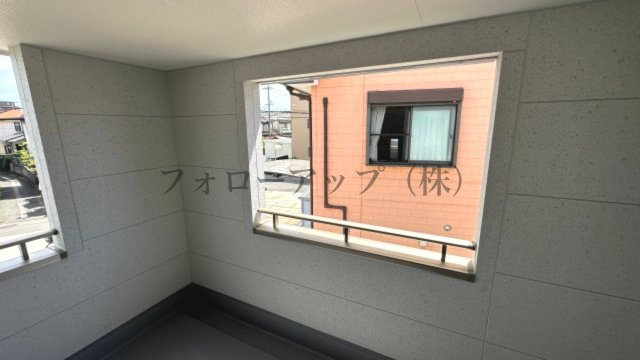 泉佐野市鶴原８期2号棟のバルコニー|暖かな日差しのふりそそぐバルコニー