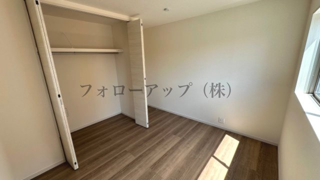 泉佐野市鶴原８期2号棟の洋室|コンパクトで使いやすい洋室です