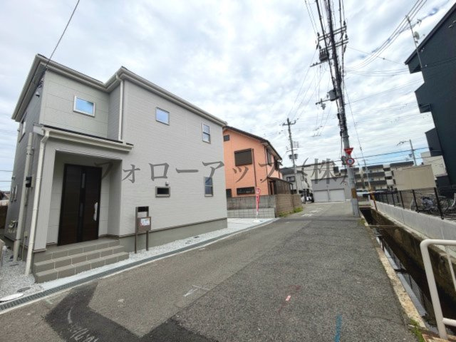 泉佐野市鶴原８期2号棟の前面道路含む現地写真|前面道路含む現地写真です