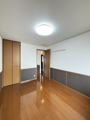 ファミールSの洋室