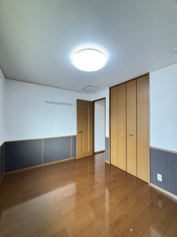 ファミールSの洋室