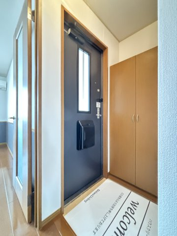 ファミールSの玄関