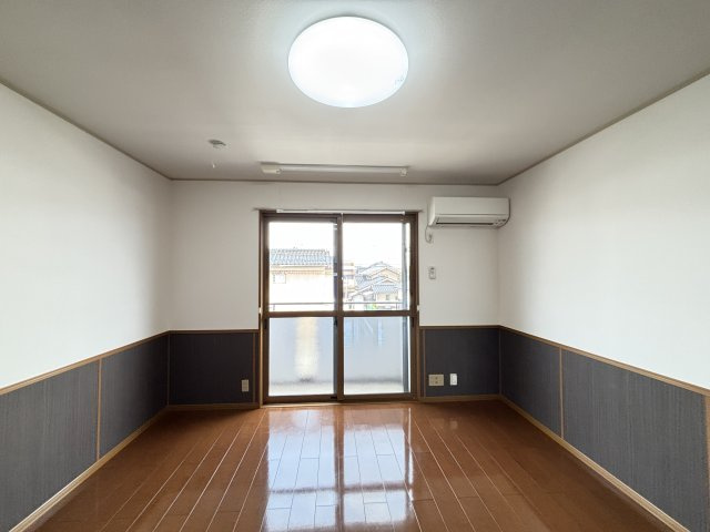 ファミールSの居間・リビング