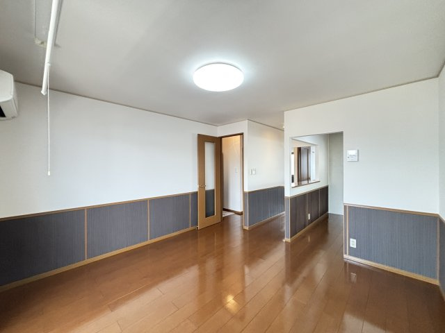 ファミールSの居間・リビング