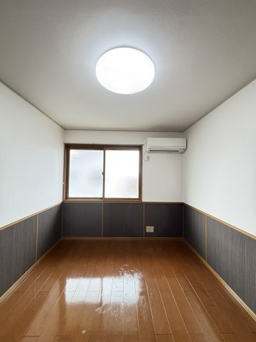 ファミールSの洋室