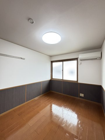 ファミールSの洋室