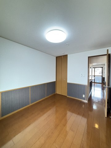 ファミールSの洋室