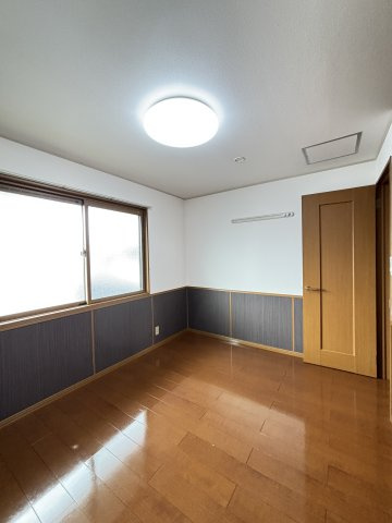 ファミールSの洋室